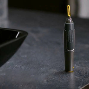 SharpTrim precisietrimmer op een stenen ondergrond