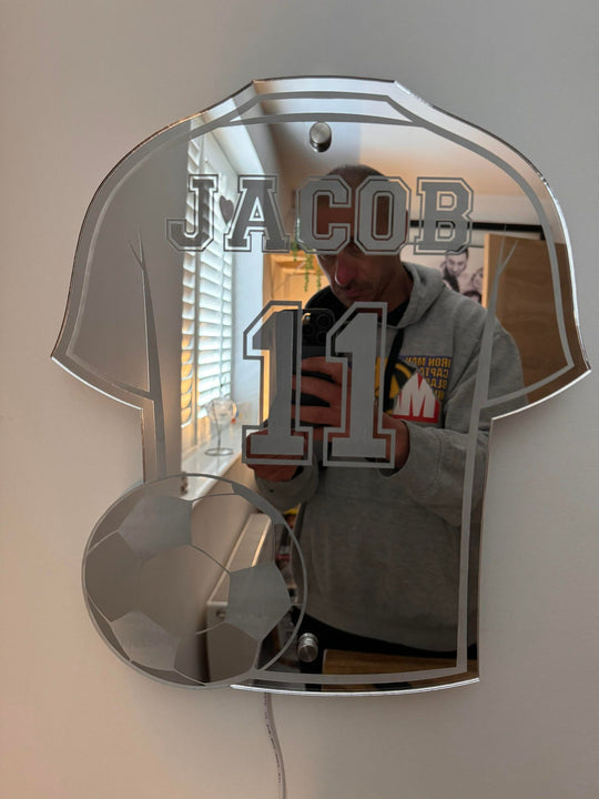 Voetbalshirt Spiegel met Naam en LED-Verlichting – Gepersonaliseerd Cadeau
